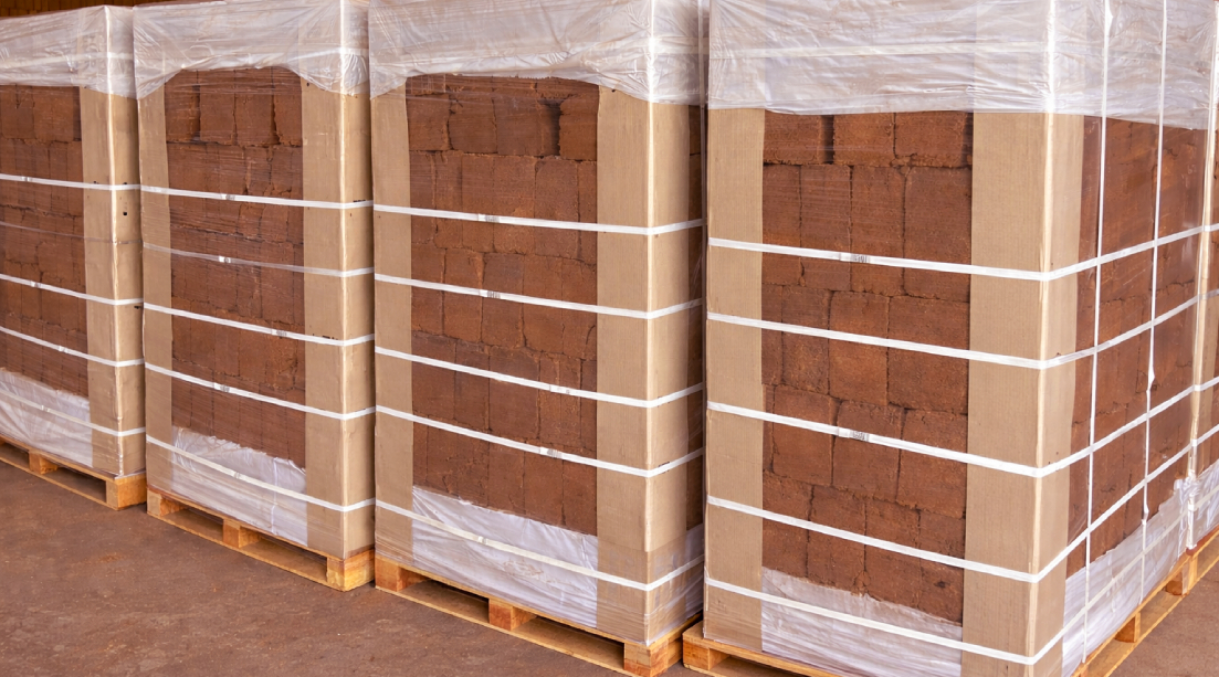 Final packaging of UV-protected cocopeat bags
